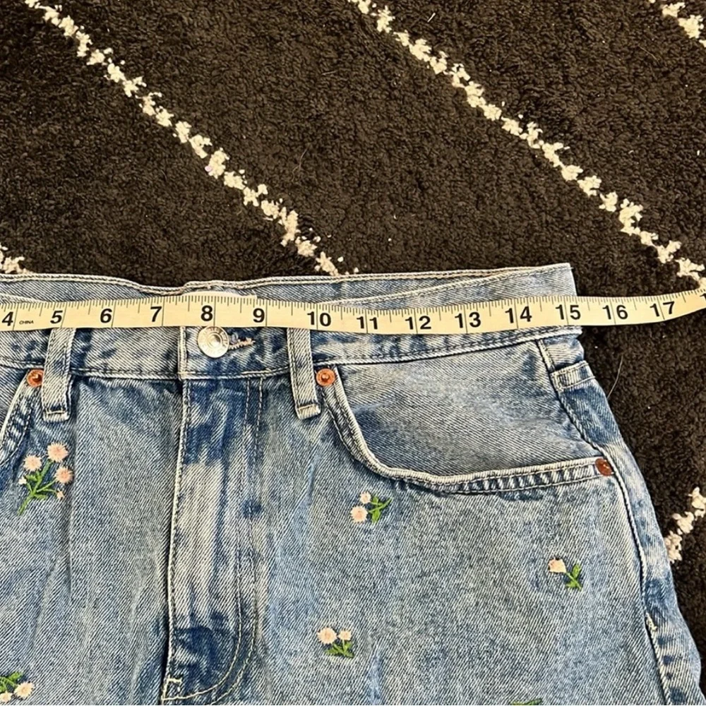 ๐MANGO Denim Mini Skirt with Pink Flowers ๐ - Picture 10 of 11